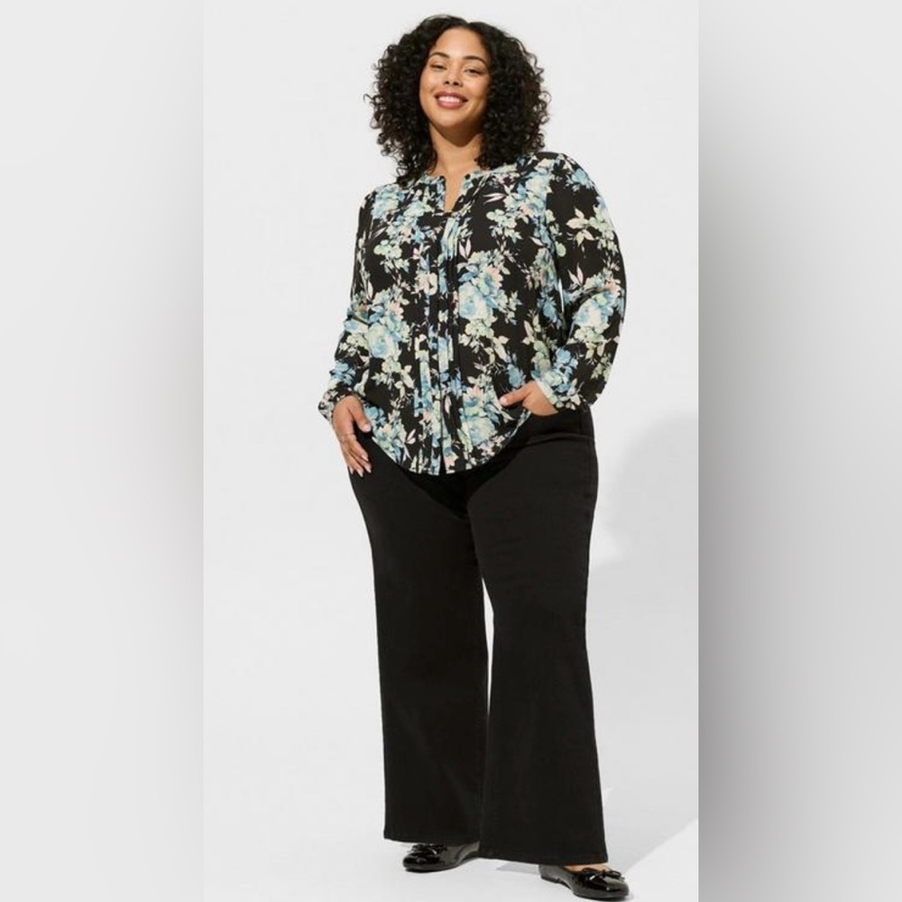 NWT - Torrid Georgette Pintuck Long Sleeve Blouse Size 3x